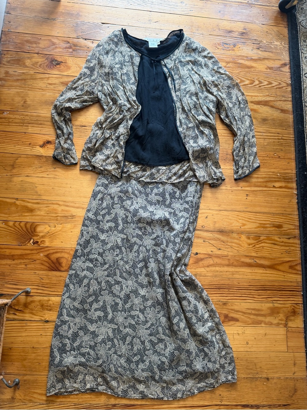 Women's Floral Lace Two-Piece Skirt Set in Black and Cream by